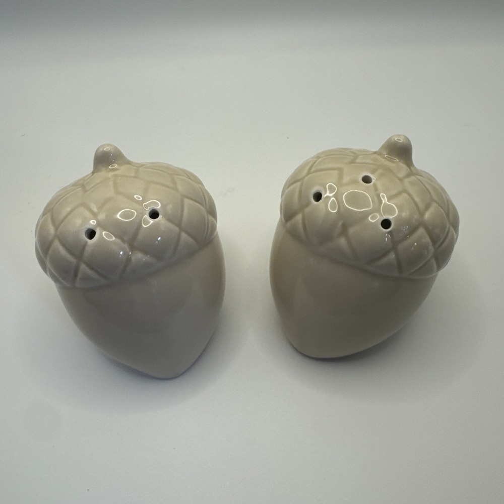 Ceramic Acorn Salt and Pepper Shakers Offwhite